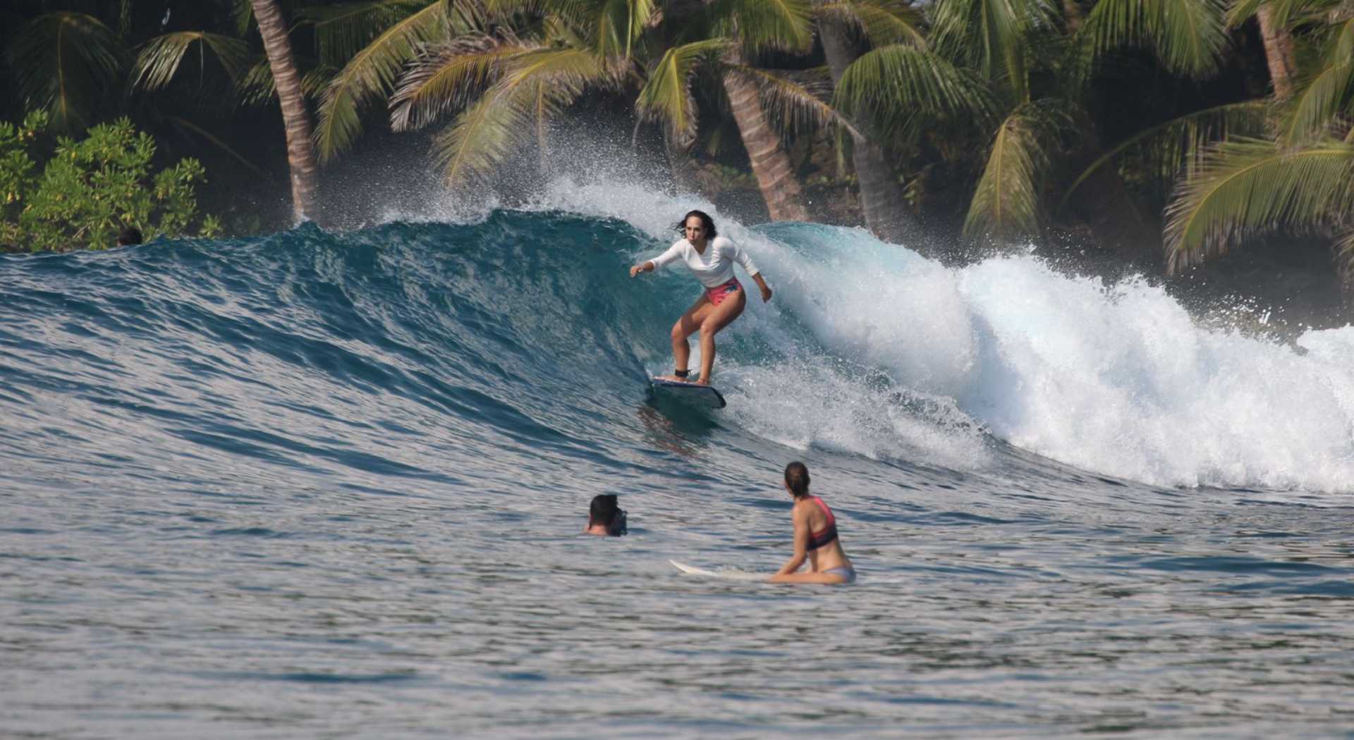 Surfista antofagastina representará a Chile en el ISA World Masters